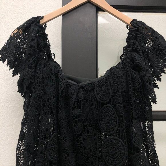 Tularosa Amelia Black Crochet Lace Top - Size S - Picture 2 of 6